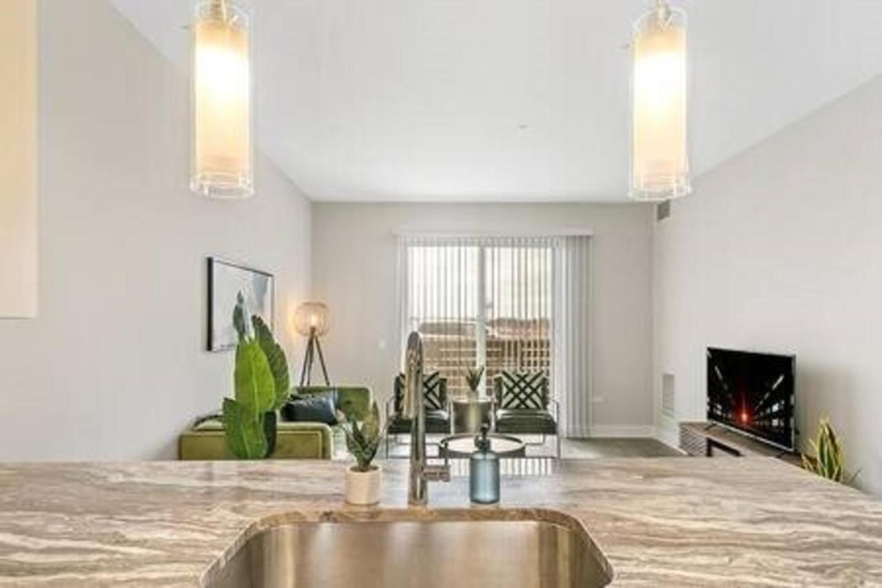 Bright & Comfortable Oakbrook 2Br Apt Free Parking - Ob 1 Apartman Oakbrook Terrace Kültér fotó